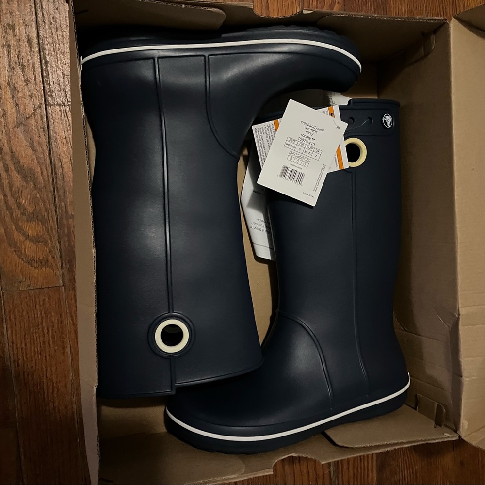 CROCS Navy Jaunt Style Rain Boots. NEW/NEVER WORN WITH TAGS